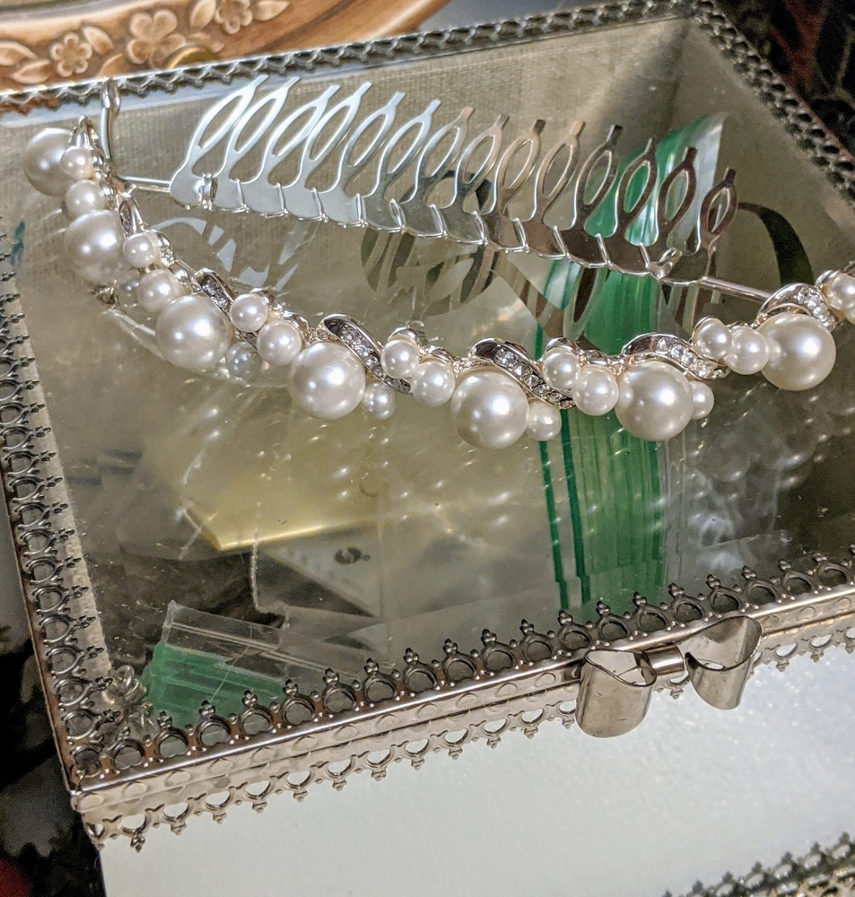 Faux Pearl & Diamond hair comb 5 for $25